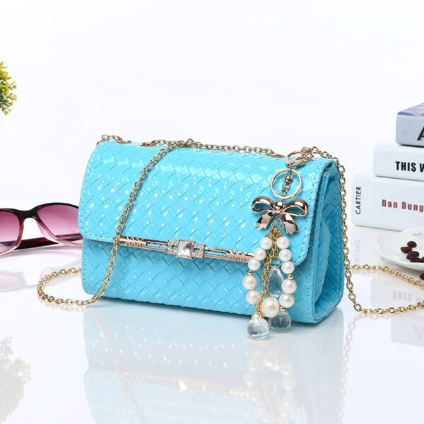 Women's bags factory direct spring and summer new chain, packet of Korean tide, fashion candy color shoulder bag - Image 2