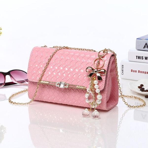 Women's bags factory direct spring and summer new chain, packet of Korean tide, fashion candy color shoulder bag - Image 4